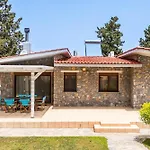 Madia Villa
